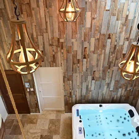 Vakantiehuis Instinct - Jacuzzi, Sauna, Aperitif Dinatoire Et Petit Dejeuner Rocquigny (Aisne)